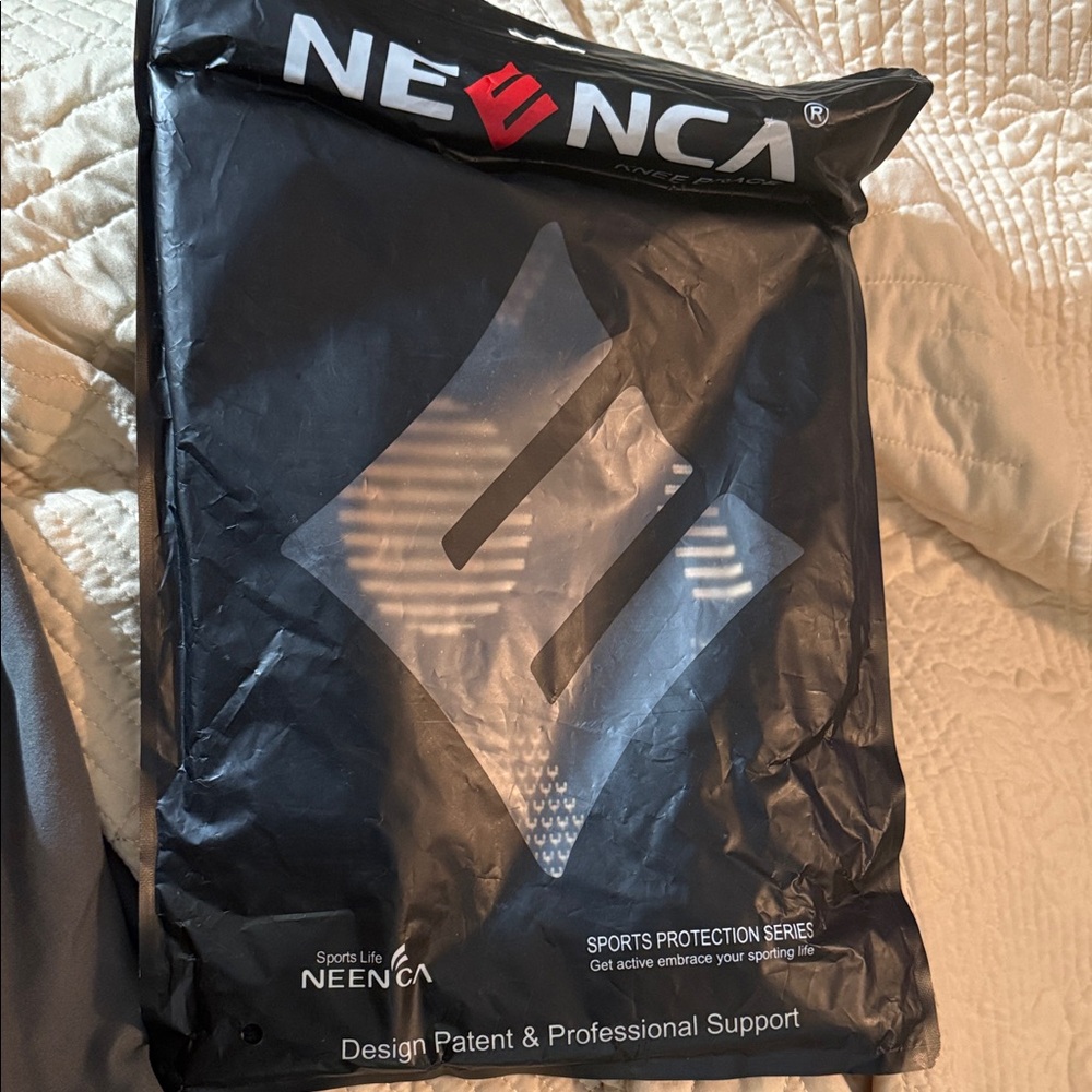 Neenca Sports Protection Series Black Packaging